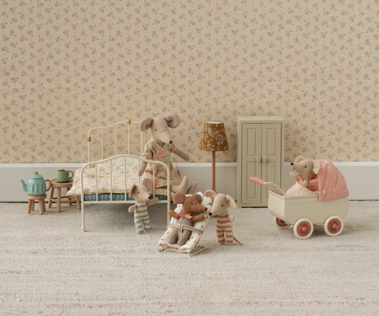 wozek-dla-myszek-pram-coral-maileg.png-2.webp