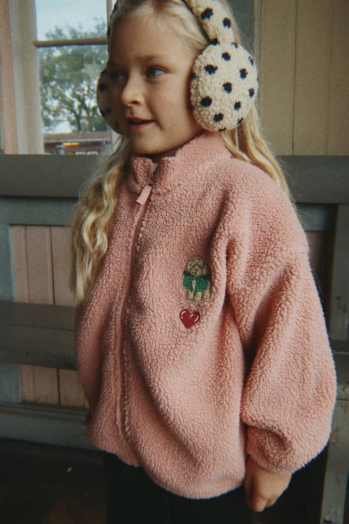 Nauszniki-dziecięce-w-kropki-Jody-Teddy-Konges-Slojd.jpg