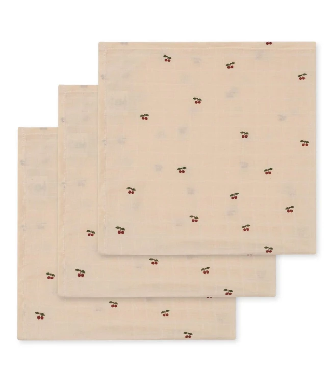 Pieluszki-muslinowe-w-wisienki-Cherry-Konges-Slojd.jpg