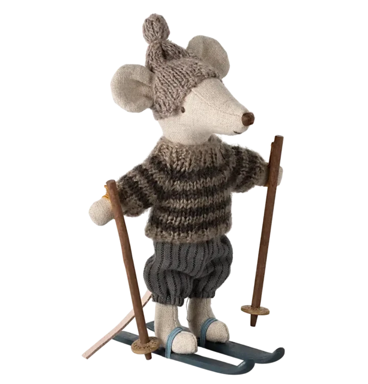 Myszka-na-nartach-Winter-Mouse-Maileg.png-2.webp