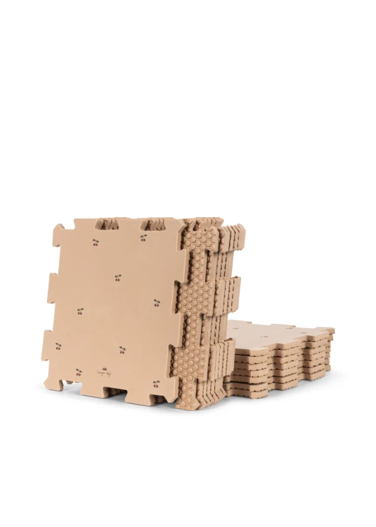 Piankowa-mata-podłogowa-w-wisienki-Foam-Mat-Konges-Slojd.jpg