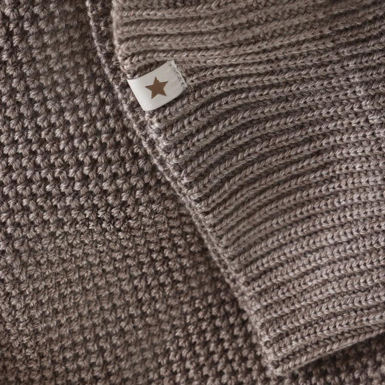 Kominiarka-z-wełny-merino-Balaclava-Windstop Pompoms-Huttelihut.png