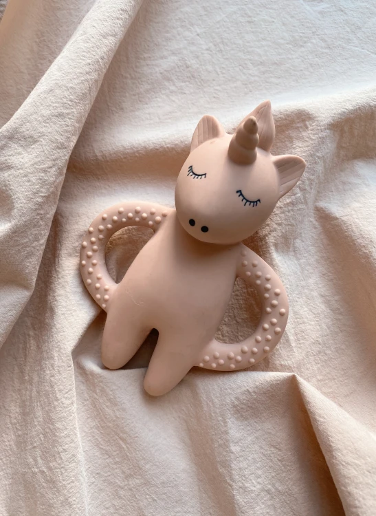 Gryzak-Jednorożec-z-naturalnego-kauczuku-Teether-Unicorn-Konges-Slojd.jpg