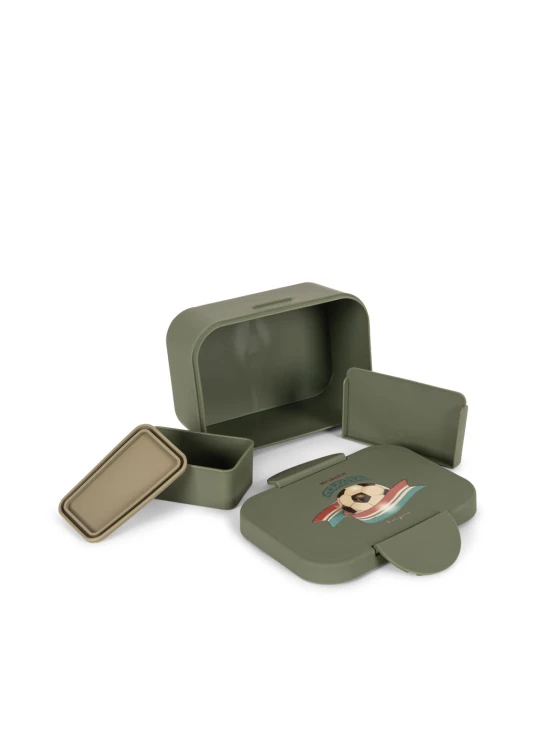 Lunch-box-z-motywem-piłki-nożnej-Konges-Slojd.jpg