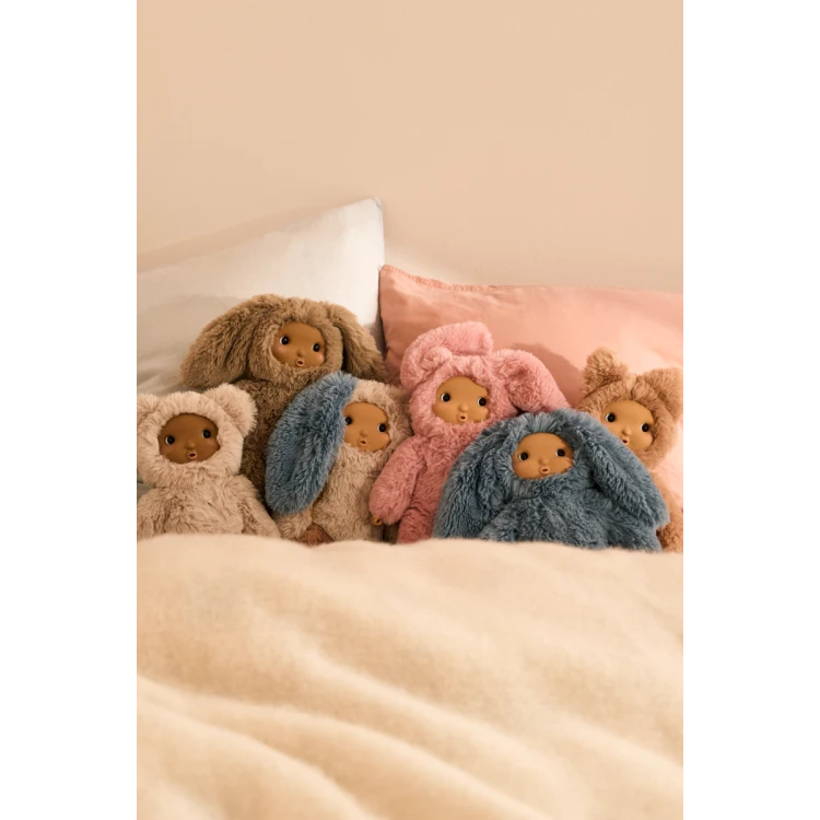 Pluszowa-lalka-Misa-Cleo-Pale-Tuscany-Liewood.png