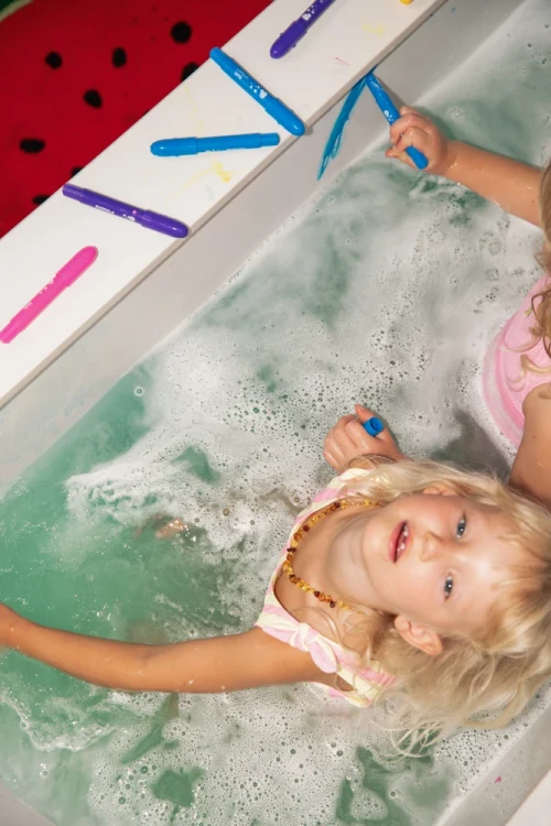 Kredki-do-wanny-6-kolorów-PUQUU.jpg-2.webp