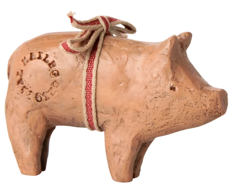 Dekoracja-bożonarodzeniowa-Świnka-Pig-with-Ribbon-Small-Maileg.png-2.webp