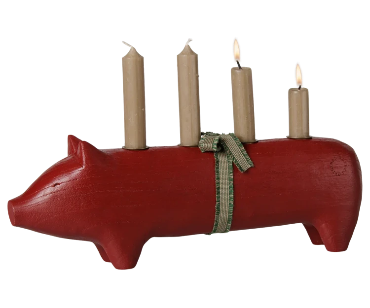 Świecznik-drewniany-Wooden-Candle-Holder-Pig-Advent-Large-Maileg.png-2.webp