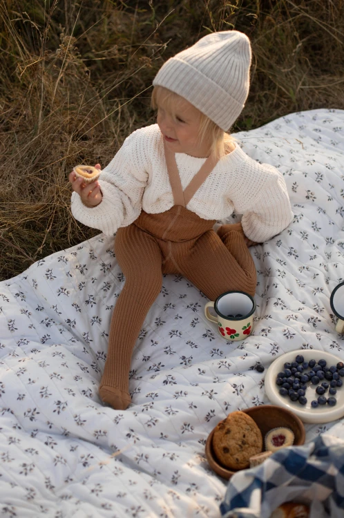 Rajstopy-z-szelkami-z-wełny-merino-Silly-Silas-Cappuccino.jpg