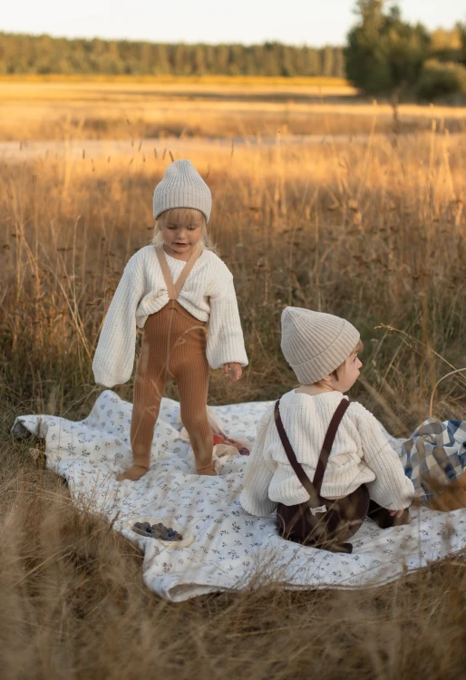 Rajstopy-z-szelkami-z-wełny-merino-Silly-Silas-Espresso-Brown.jpg