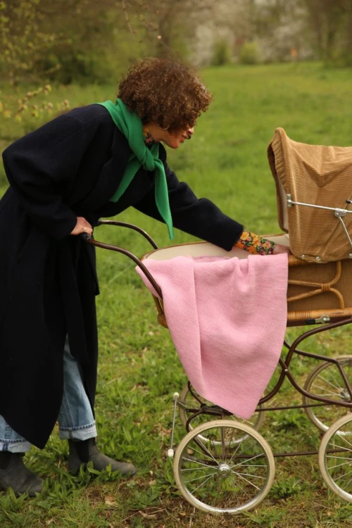 Koc-z-wełny-merino-HVID-Ivy-Cotton-Candy.jpg