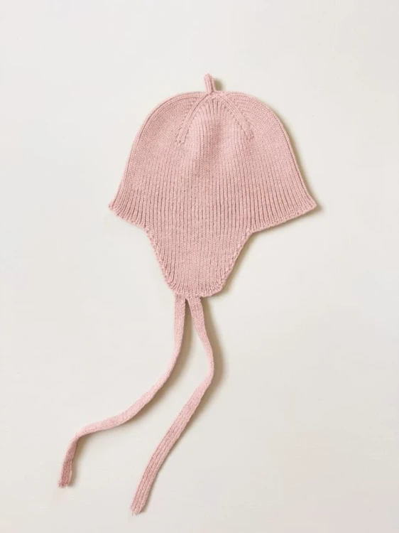 Bonetka-z-wełny-merino-Kota-Powder-Hvid.jpg