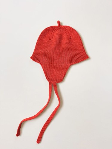 Bonetka-z-wełny-merino-Kota-Red-Hvid.jpg