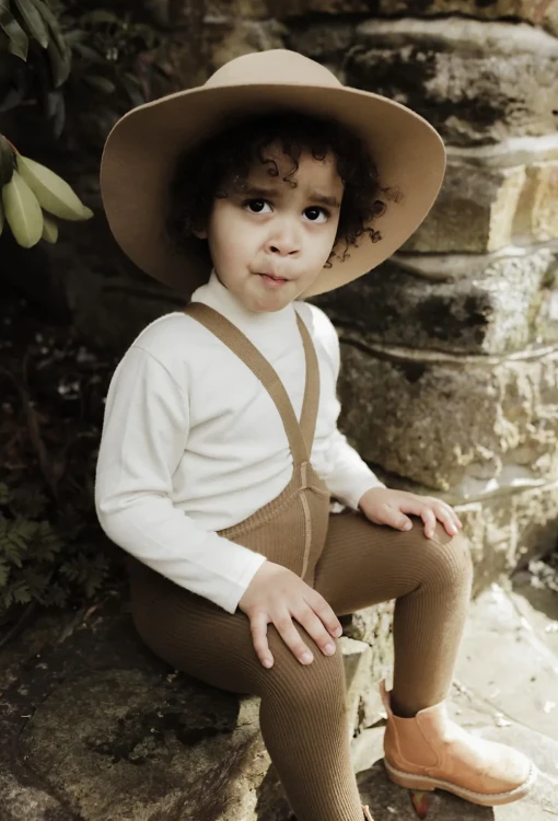 Rajstopy-z-szelkami-Silly-Silas-Acorn-Brown.png.webp