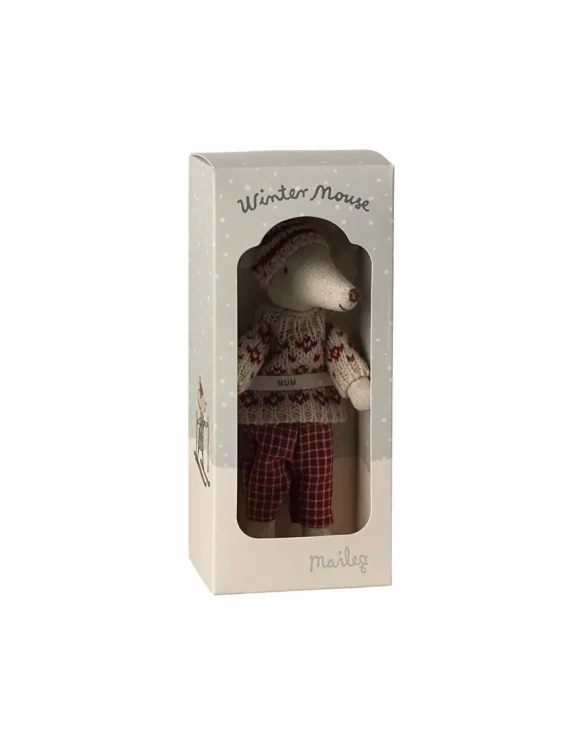 myszka-maileg-na-nartach-mama-winter-mouse-mum-red.webp