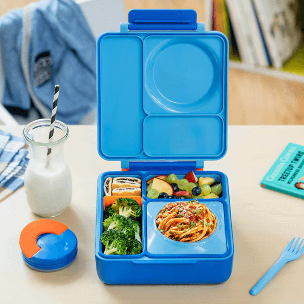 Omiebox-lunchbox-z-termosem-OMIE-Tuuli-Gdynia-Sopot-Gdansk.jpg.webp